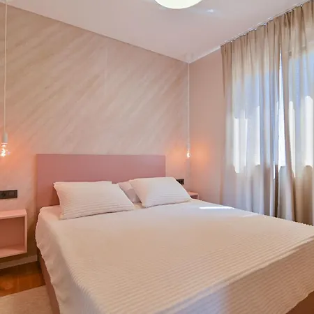 Noir Design Apartment Trogir